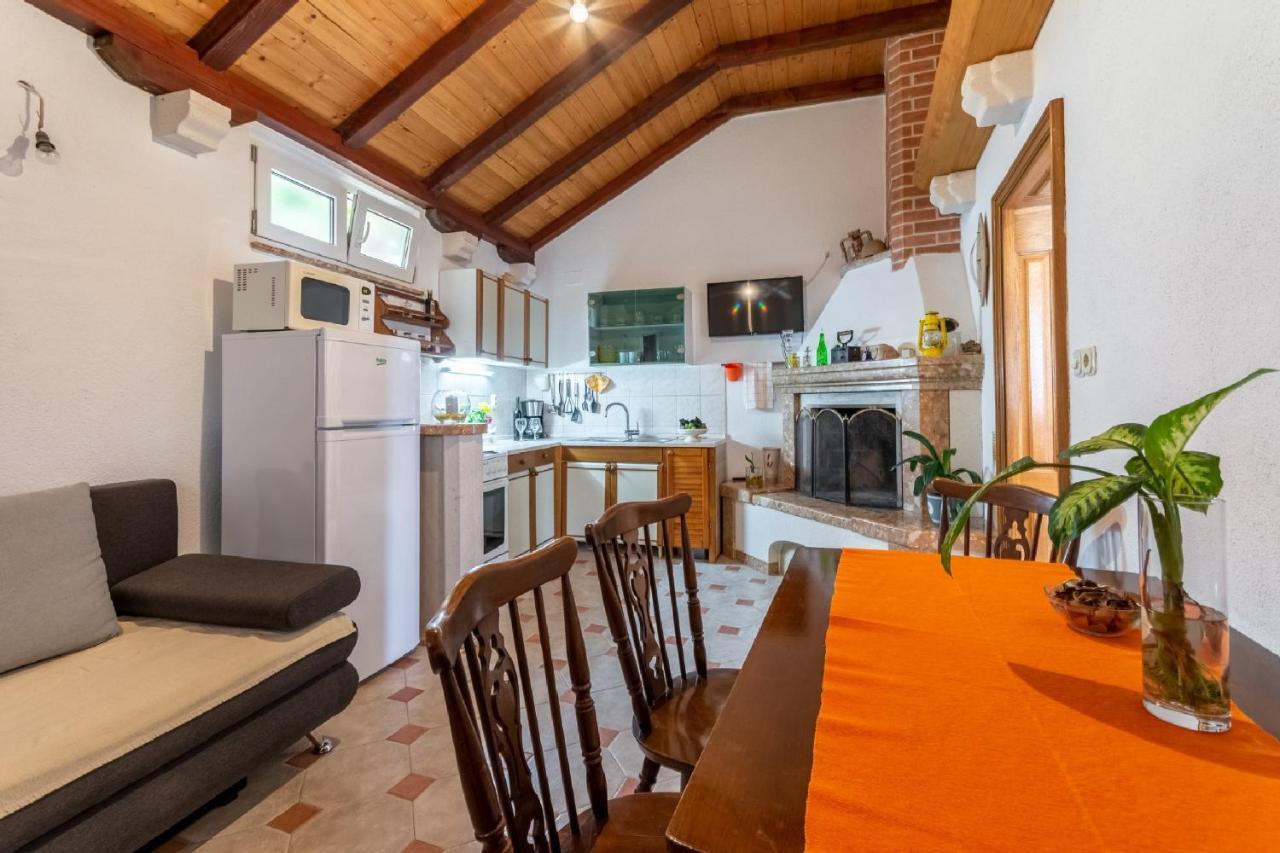 Apartments Darija Pucisca Ngoại thất bức ảnh