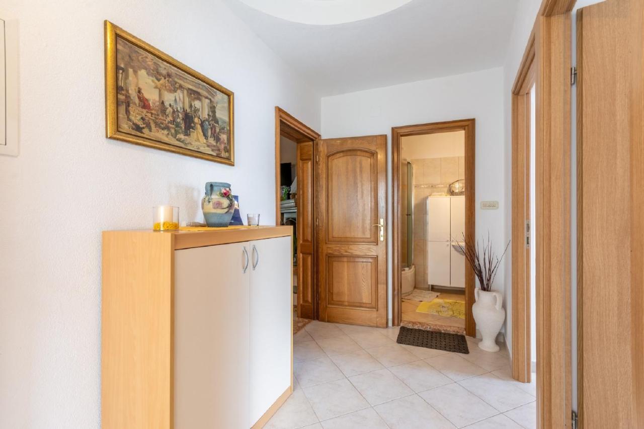 Apartments Darija Pucisca Ngoại thất bức ảnh