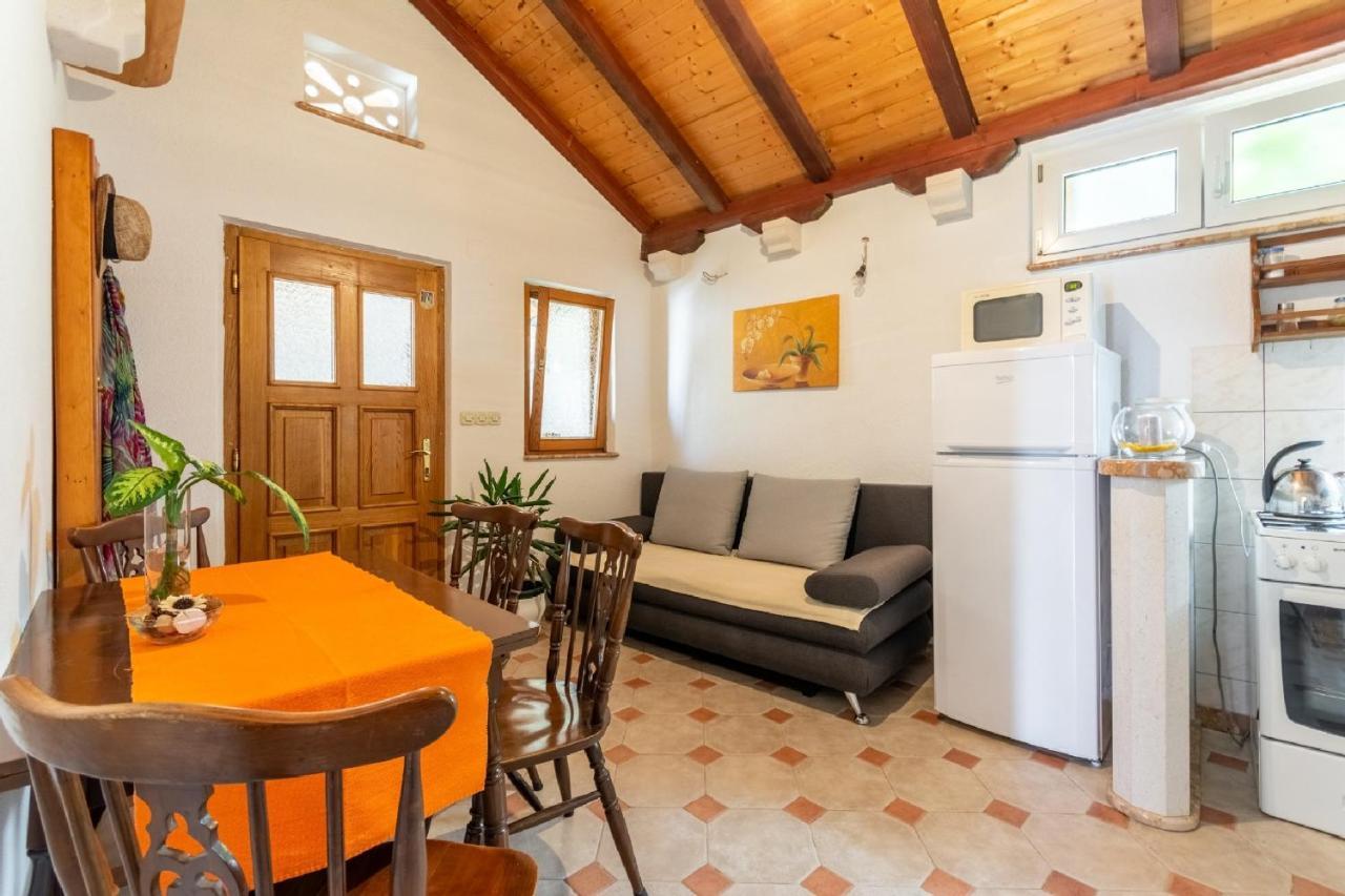 Apartments Darija Pucisca Ngoại thất bức ảnh